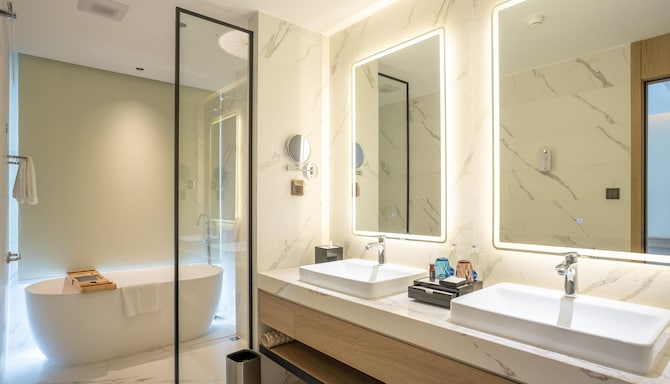 Radisson Resort Layan Phuket - Deluxe Bathroom