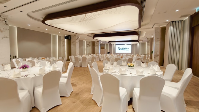 Ballroom 