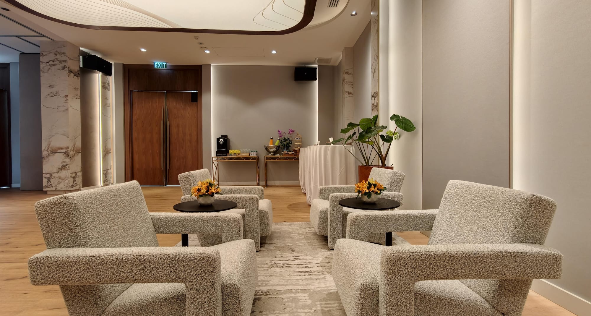 Radisson Resort Layan Phuket - Breakroom