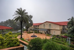 Radisson Resort Mount Abu - Hotel Façade