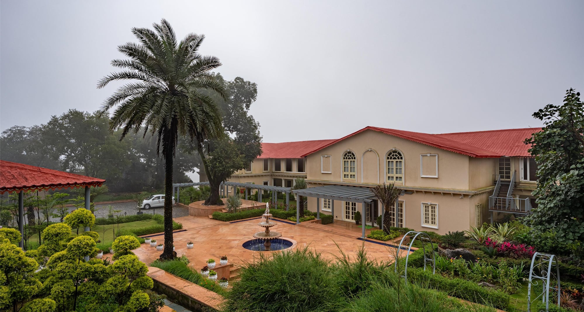 Radisson Resort Mount Abu - Hotel Façade
