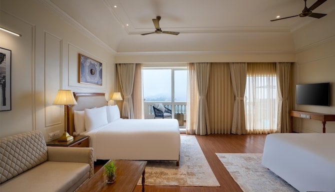 Radisson Resort Mount Abu - Family Room king bed