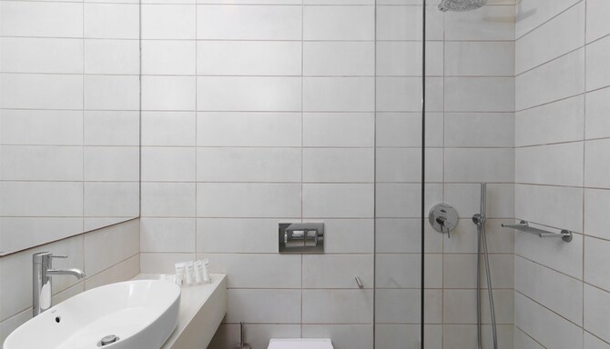 Radisson Resort Plaza Skiathos - Guest Room Bathroom