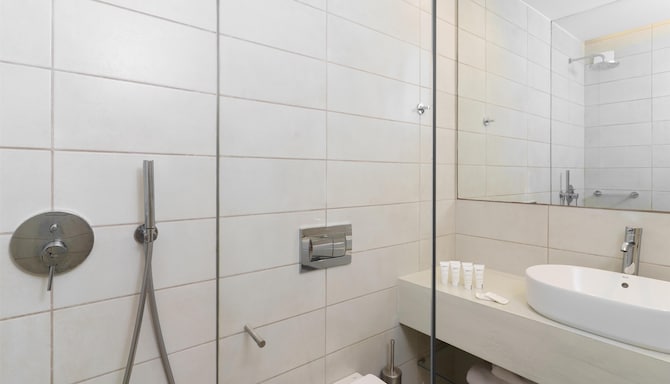 Radisson Resort Plaza Skiathos - Bathroom
