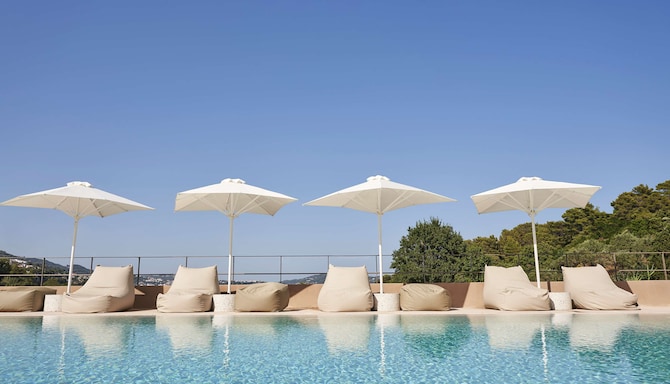 Radisson Resort Plaza Skiathos - Poolside