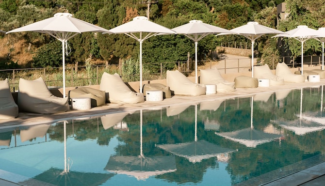 Beach resort in Skiathos | Radisson Resort Plaza Skiathos