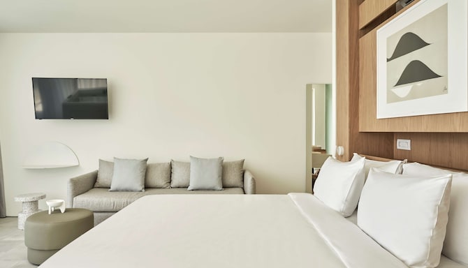 Radisson Resort Plaza Skiathos - Rooftop Suite with whirlpool bath