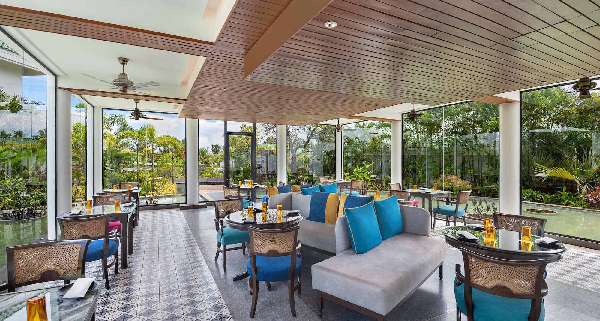 Radisson Resort Pondicherry Bay - Lounge