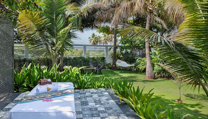 Radisson Resort Pondicherry Bay - Pool Villa Courtyard