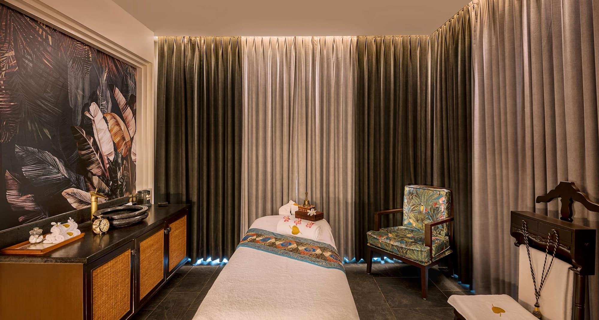 Radisson Resort Pondicherry Bay - Spa treatment room