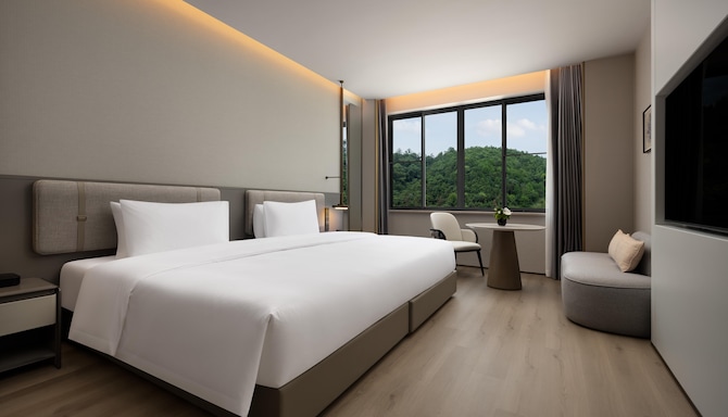 Radisson Resort Qiandao Lake Hangzhou - Superior Deluxe King - Mountain View