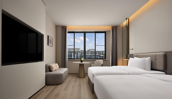 Radisson Resort Qiandao Lake Hangzhou - Deluxe Twin Room - City & Mountain View