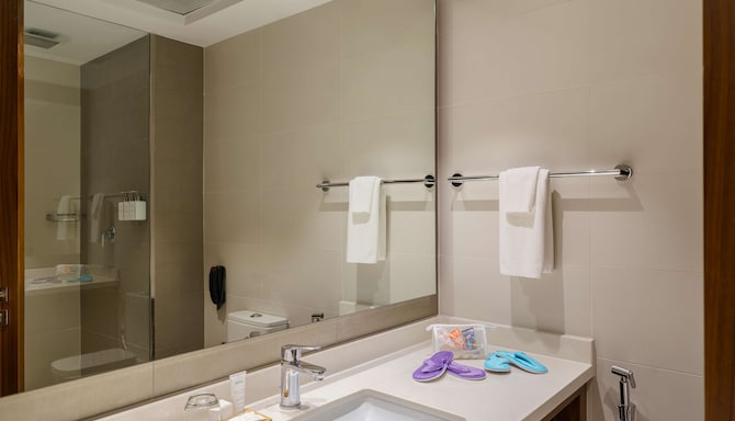 Radisson Resort Ras Al Khaimah Marjan Island - حمام غرفة الضيوف