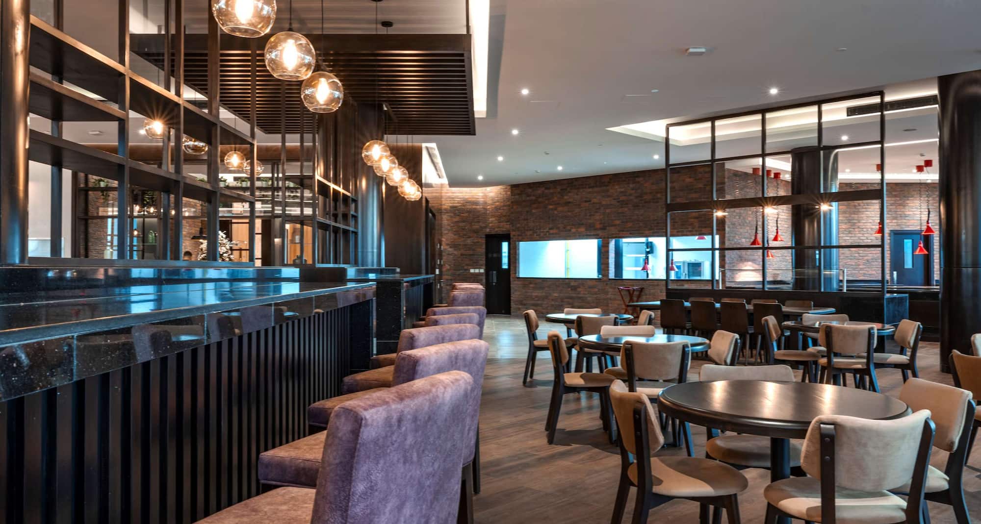 منتجع راديسون رأس الخيمة، جزيرة المرجان، مطعم RBG