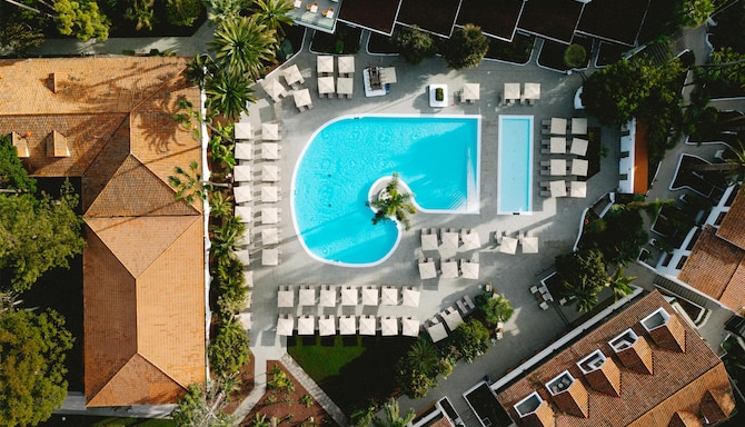 Radisson Resort & Residences Tenerife - Vy över fasaden
