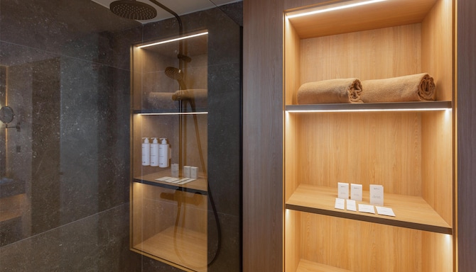 Radisson Resort & Residences Tenerife - Baño de la habitación de invitados