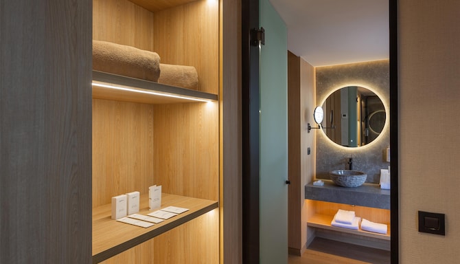Radisson Resort & Residences Tenerife - Baño de la habitación de invitados