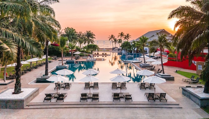 Radisson Resort & Spa Hua Hin - Pool