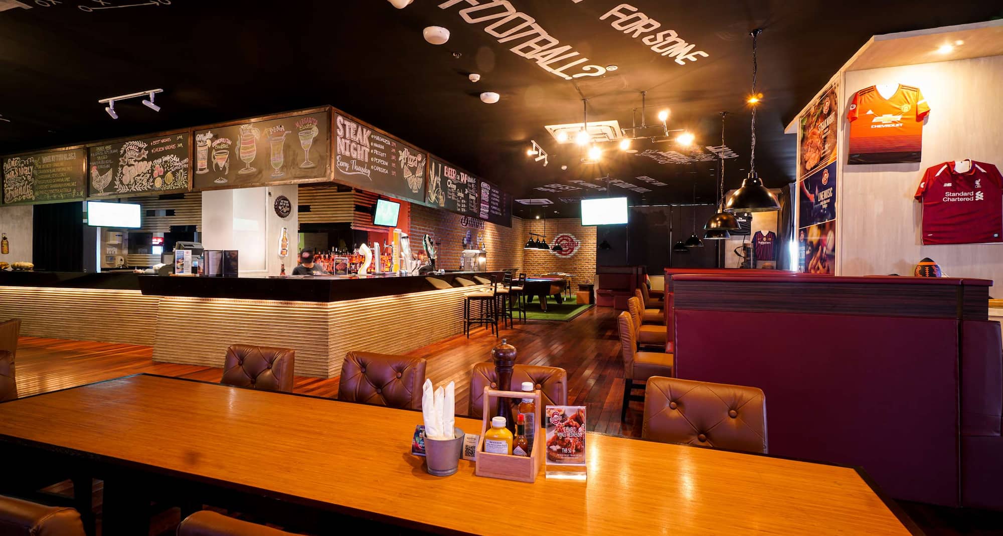 Radisson Resort & Spa Hua Hin - Champions Bar and Restaurant