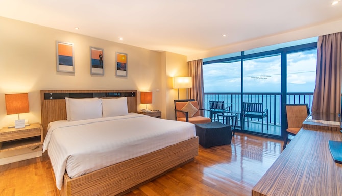 Radisson Resort & Spa Hua Hin - Executive King Suite with ocean view