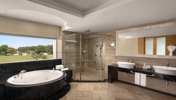 Radisson Resort & Spa Kandla - Presidential Suite