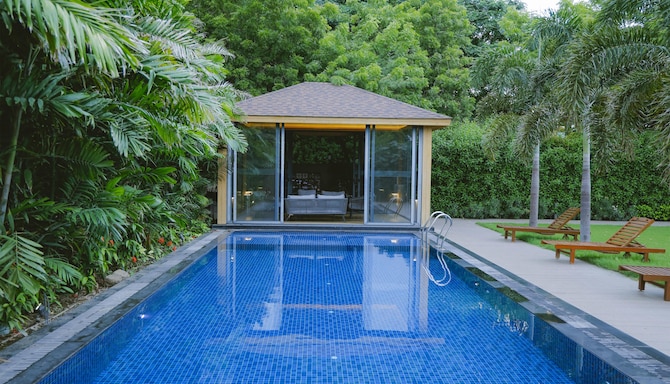 Radisson Resort & Spa Kandla - Villa Gazebo Pool