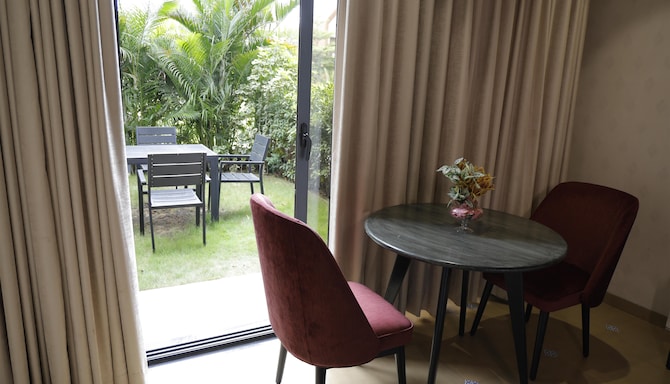Radisson Resort & Spa Kandla - Villa King Room With Private Garden