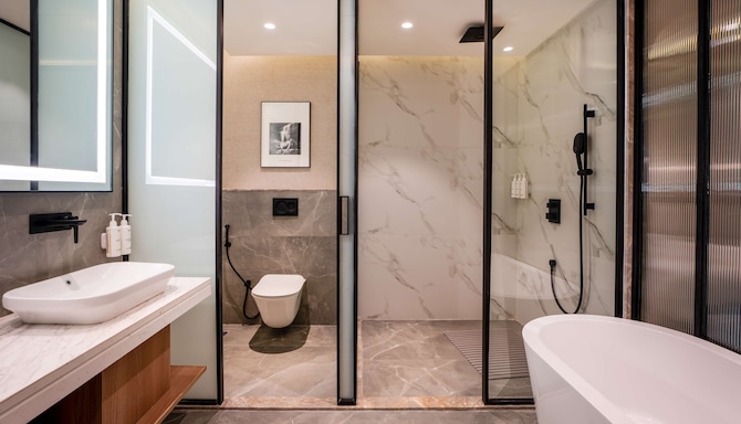 Radisson Resort & Spa Khopoli - Studio Suite Bathroom