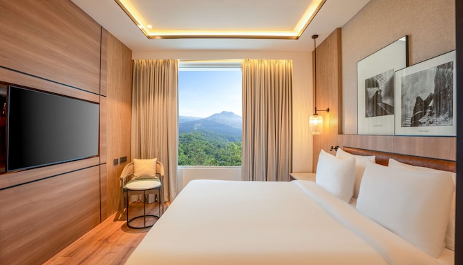 Radisson Resort & Spa Khopoli - Premium Suite