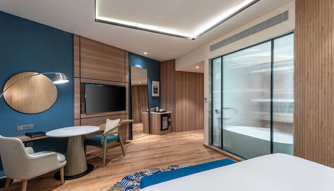 Radisson Resort & Spa Khopoli - Studio Suite