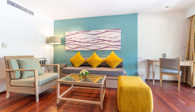 Radisson Resort & Suites Phuket - 2 Bedroom Suite with terrace