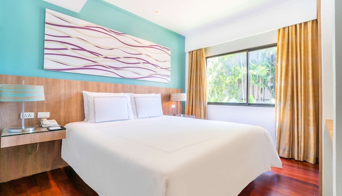 Radisson Resort & Suites Phuket - 2 Bedroom Suite with terrace & pool view