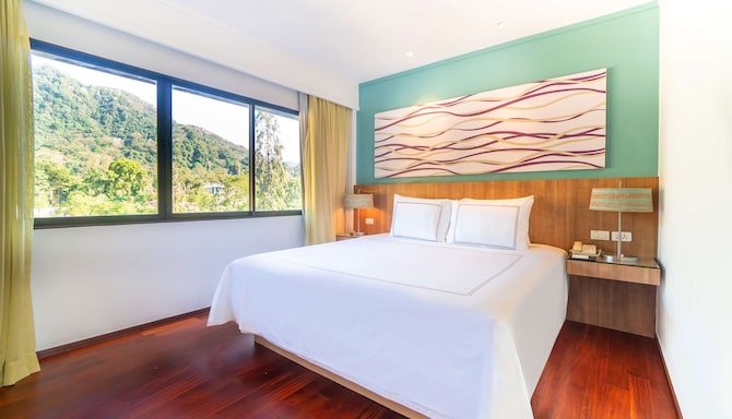 Radisson Resort & Suites Phuket - 1 Bedroom Suite with terrace