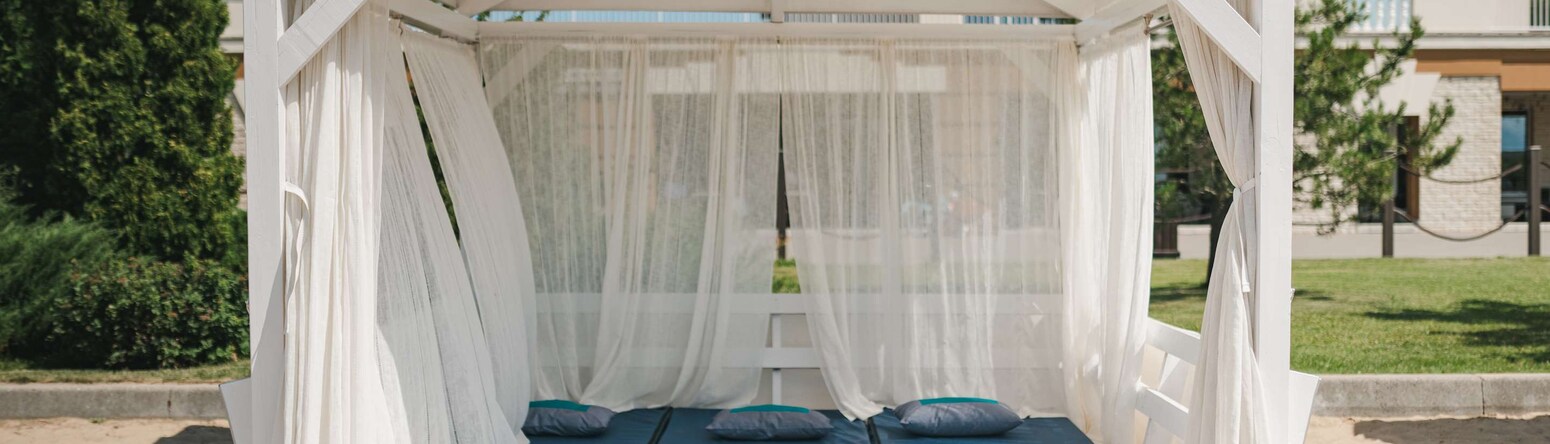 Radisson Resort, Zavidovo - Bungalows on the beach