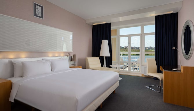 Radisson Resort, Zavidovo - Superior room - waterfront view
