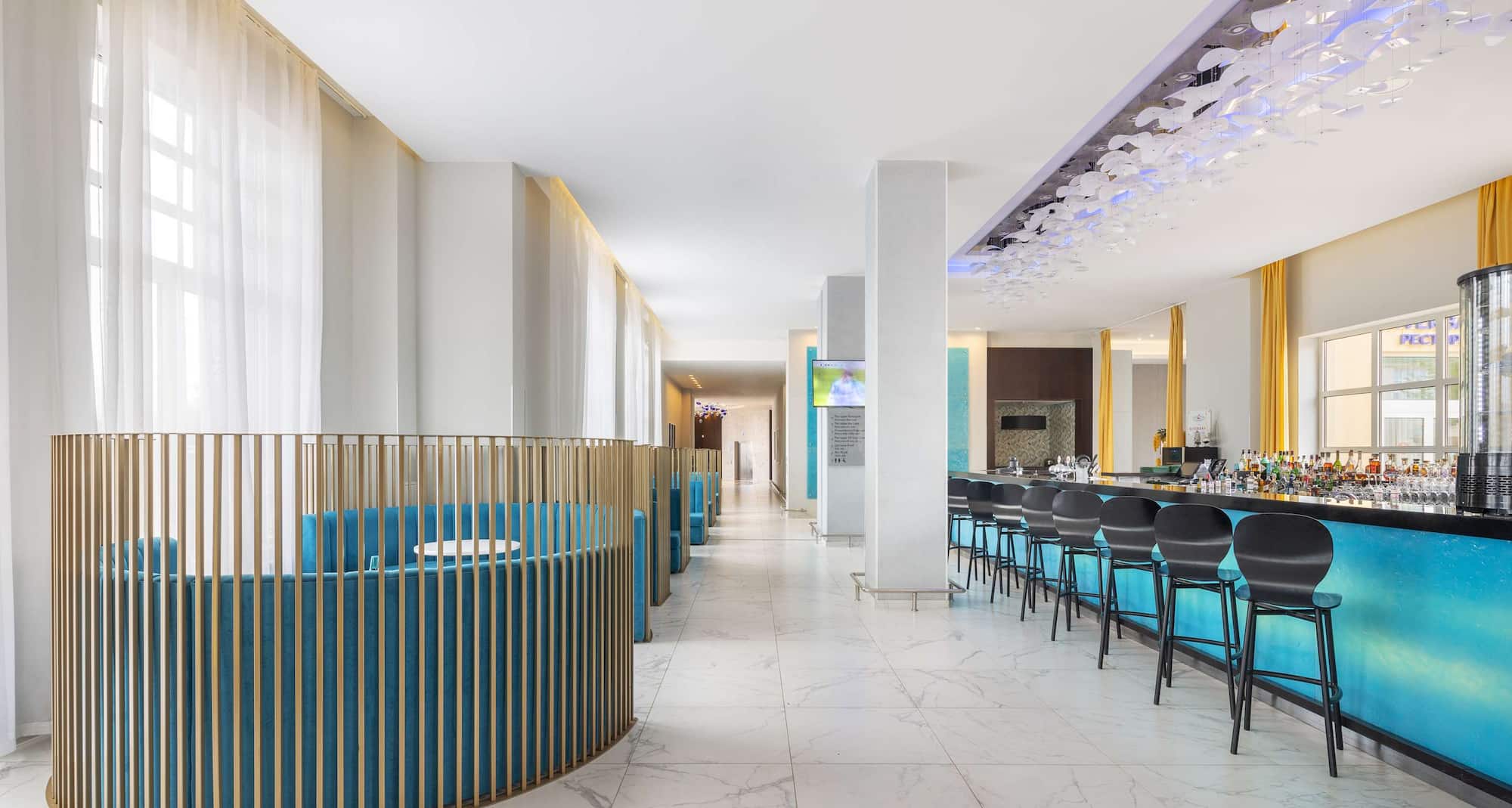 Radisson Resort, Zavidovo - Waterfront Cocktail Bar