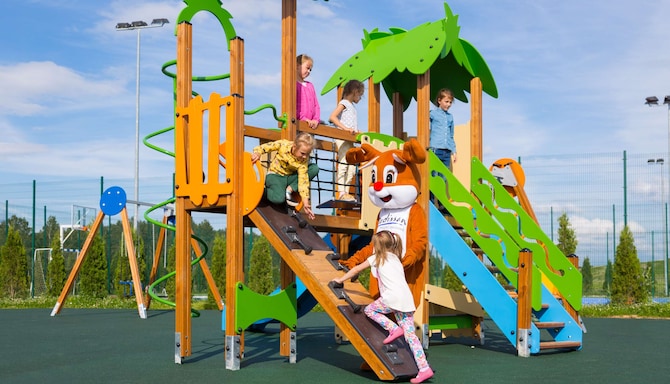 Radisson Resort, Zavidovo - Mascot and Children at Playground