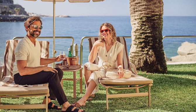 Radisson Rewards Brand - Couple Enjoying an Exclusive area 2