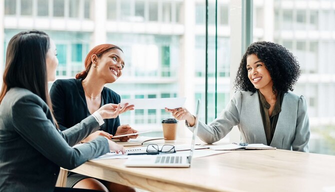 Radisson Rewards Marke - Treueprogrammseiten. Reiseberater Speisen und Getränke