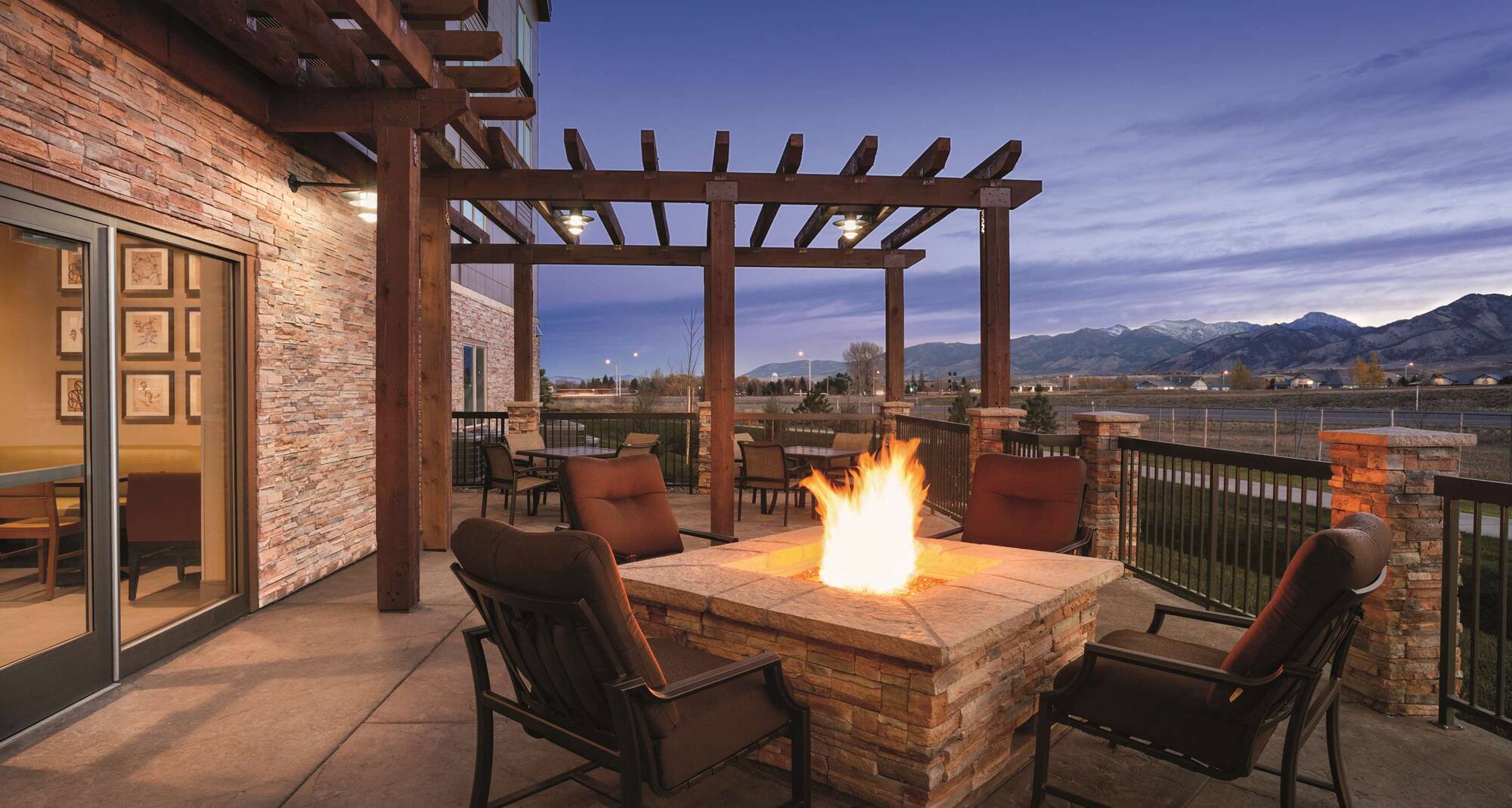 Бренд Radisson Rewards — Hi BOMT CIS BOMT Patio