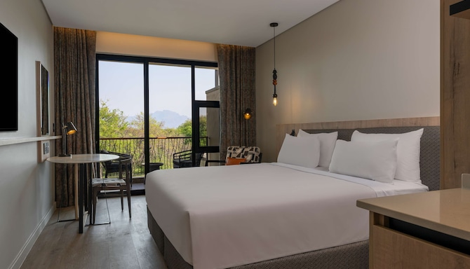 Standard Room - Drakensberg Mountain View