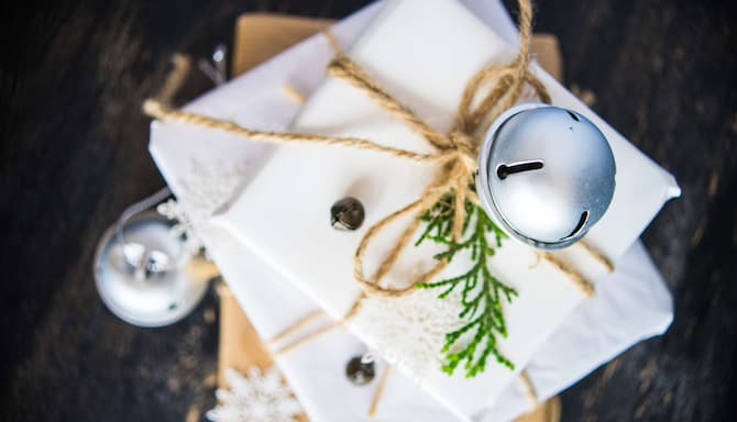 Radisson Seasonal Offers - Cards and bell