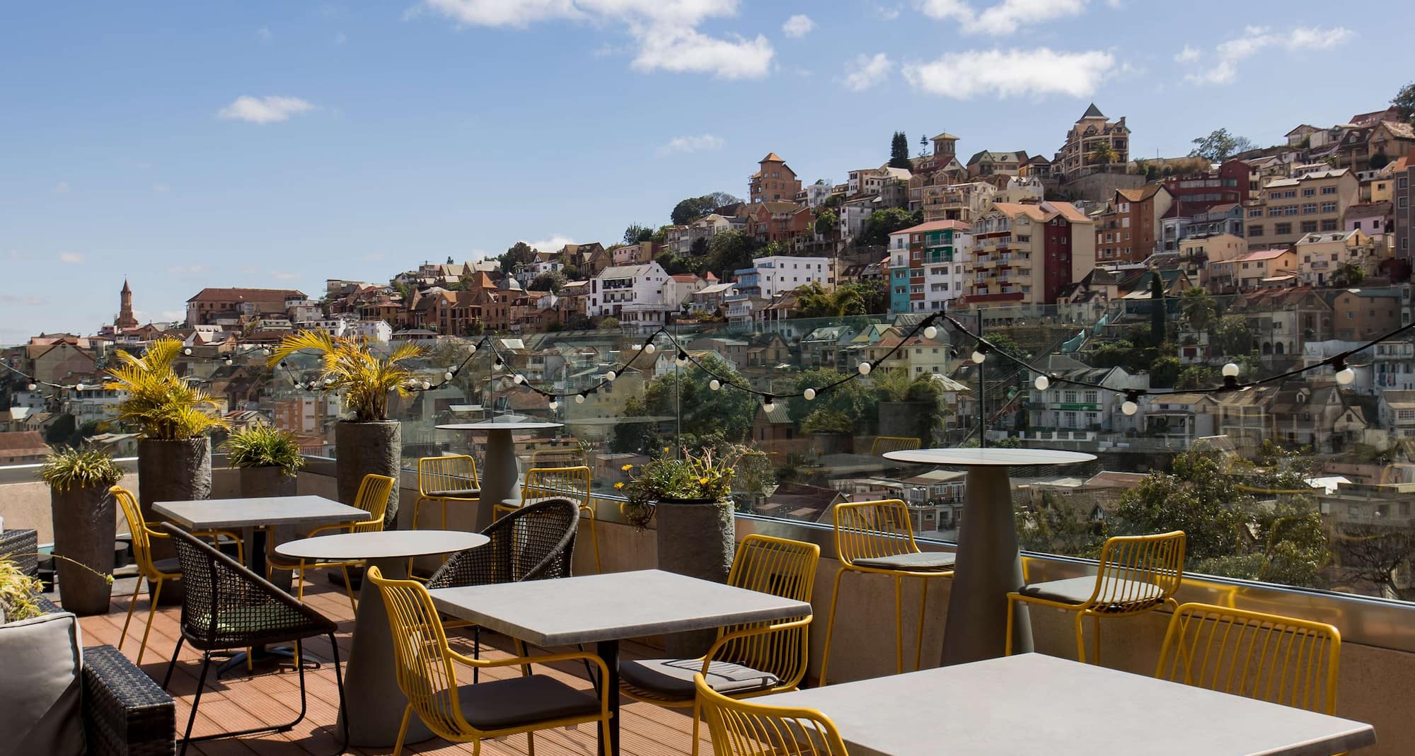 Radisson Serviced Apartments Antananarivo City Center - Dachterrasse
