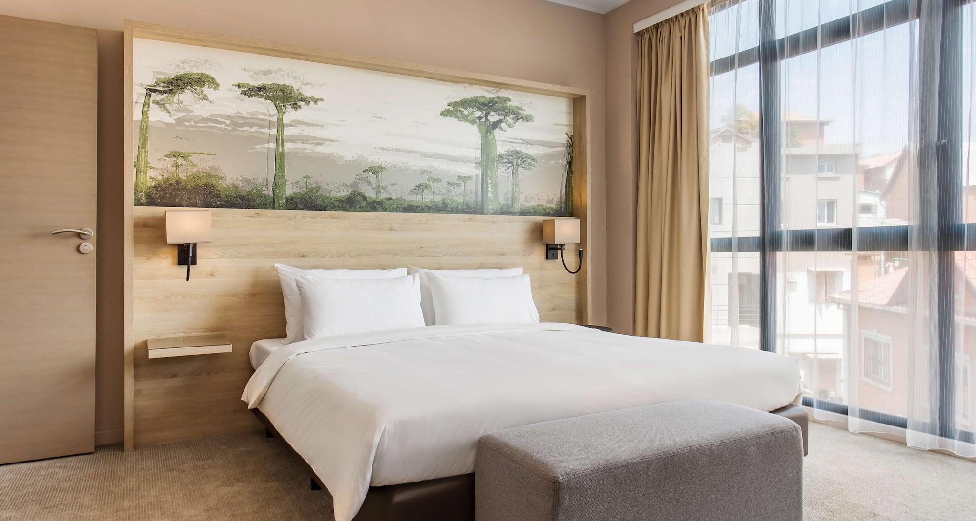 Radisson Serviced Apartments Antananarivo City Center - Premium Studio with hill view