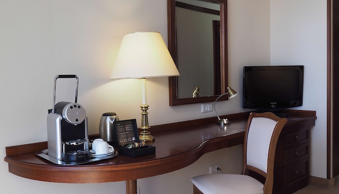 Radisson Slavyanskaya Hotel and Business Centre, Moscow - Coffee machine