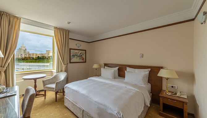 Radisson Slavyanskaya Hotel & Business Center, Moscow - 2769 Standard Room with river view