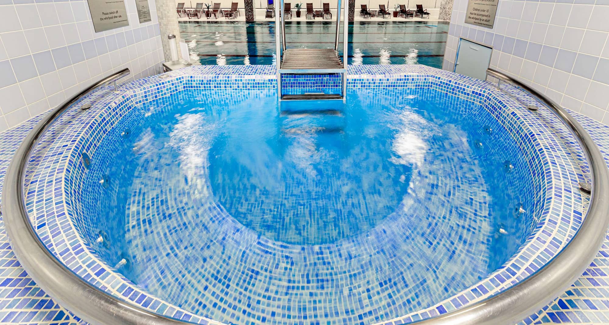 Radisson Slavyanskaya Hotel & Business Center, Moscow - Whirlpool bath