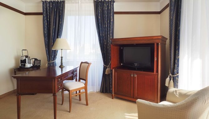 Radisson Slavyanskaya Hotel and Business Centre, Moscow - Junior Suite