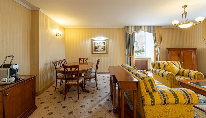 Radisson Slavyanskaya Hotel & Business Center, Moscow - Executive Suite