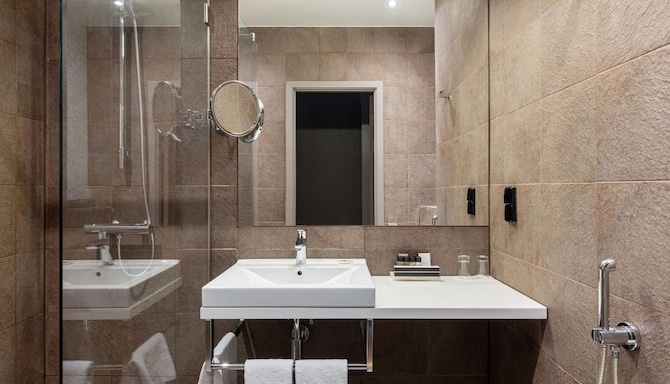 Radisson Sonya Hotel, St. Petersburg - Standard Room bathroom